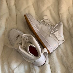 White Nike Air Force 1s size 8 - never worn.